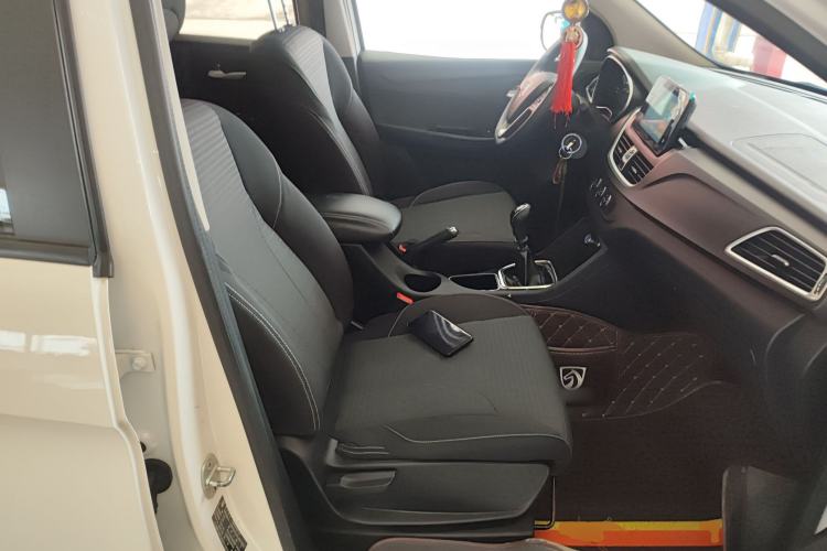 Used Baojun 730 2019 1.5T Manual Fashion Model 7-seater China VI