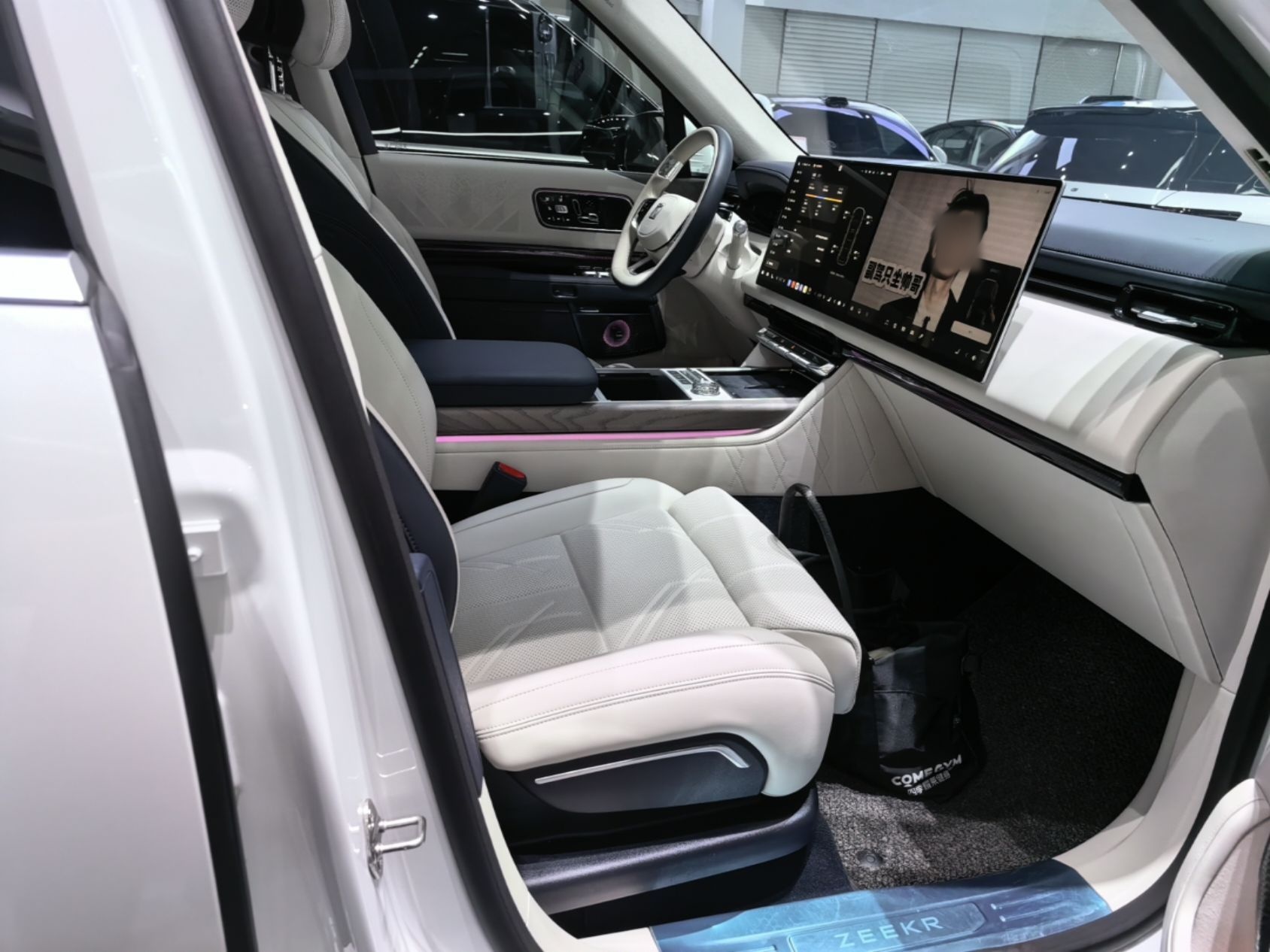 Zeekr 9X 2025 Hyper Edition 70kWh — снимка 19