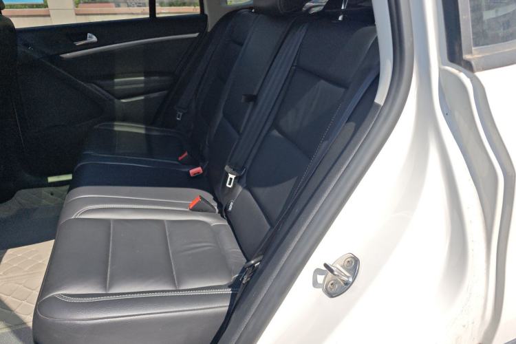 Used Volkswagen Tiguan 2016 280TSI Automatic Two-Wheel Drive Silk Road Comfort Edition Left Rear Seat