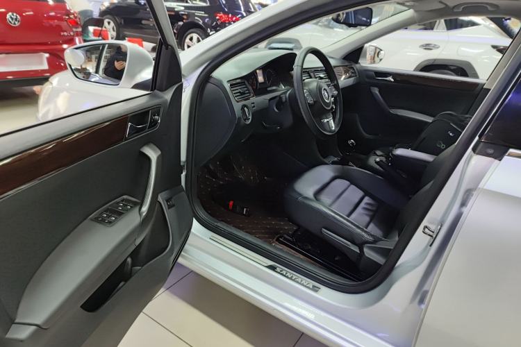 Used Volkswagen Santana 2013 1.6L Manual Luxury Edition