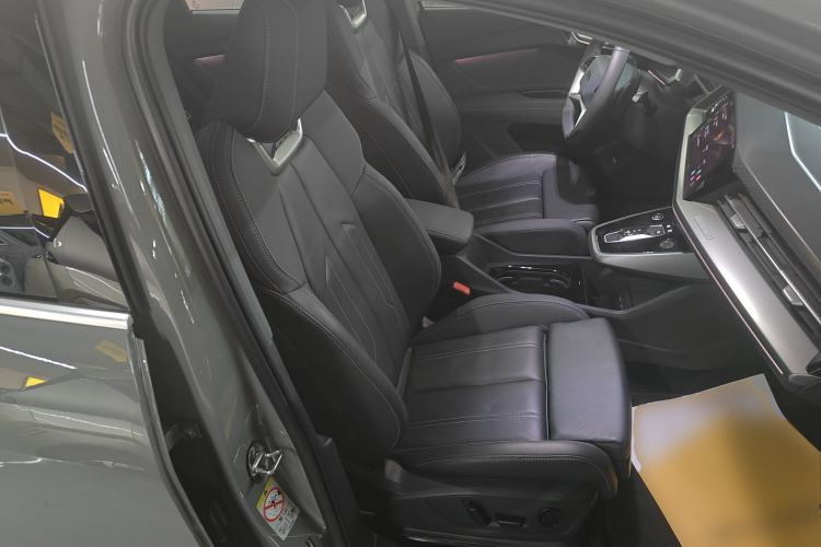 Used Audi Q4 e-tron 2022 40 e-tron Adventure Edition Right Front Seat