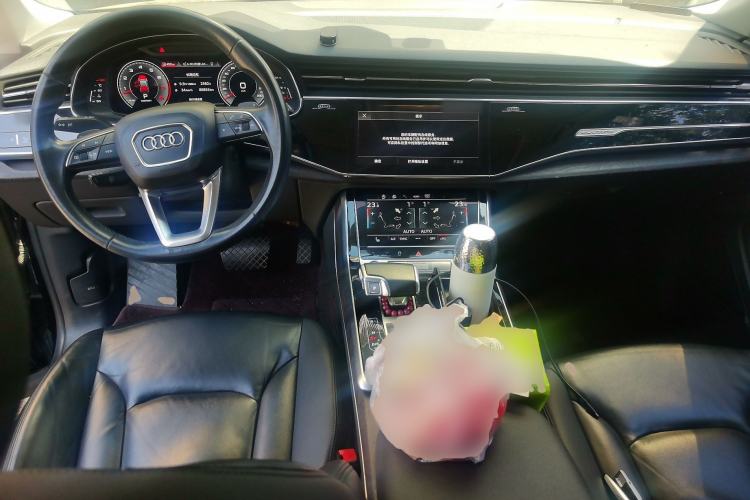 Used Audi Q8 2021 55 TFSI Luxury Dynamic Edition Center Console
