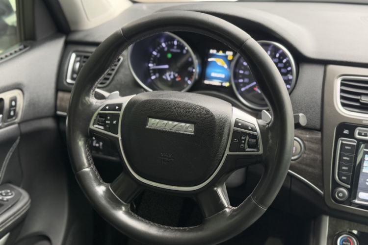 Used Haval H8 2015 2.0T Two-Wheel-Drive Standard Version