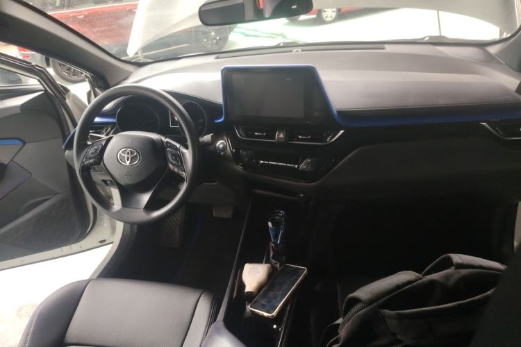 Used Toyota C-HR 2018 2.0L Leading with Sunroof China VI Standard
