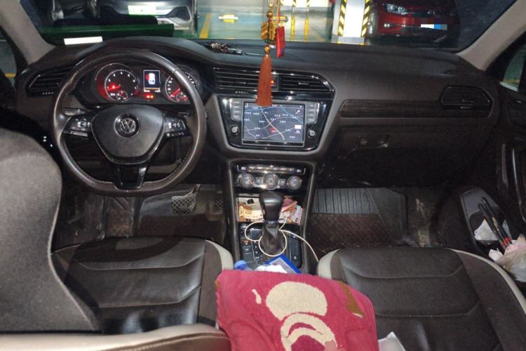 Used Volkswagen Tiguan L 2017 330TSI Automatic Two-Wheel Drive Luxury Edition
