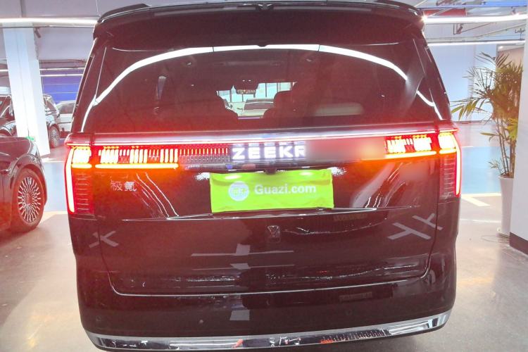 Used Zeekr 009 2024 7-Seater Walk-Through Version Four-Wheel Drive 108 kWh
