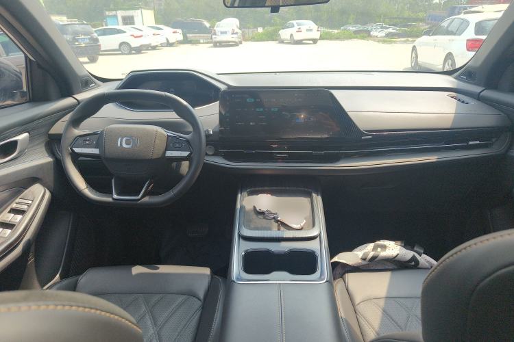 Used CHANGAN NEVO Q05 2025 Truly Delicious Version 125 Deluxe Edition Center Console