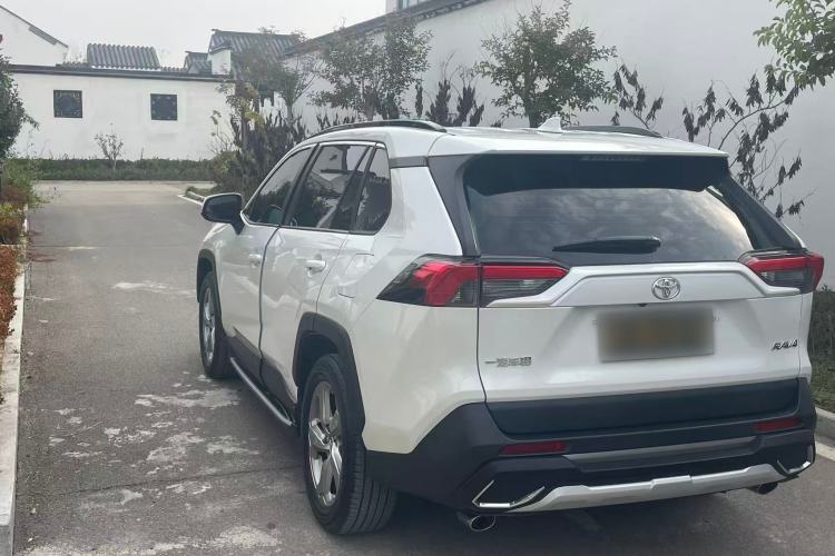 Used Toyota RAV4 2021 2.0L CVT Two-Wheel Drive Fashion PLUS Edition
