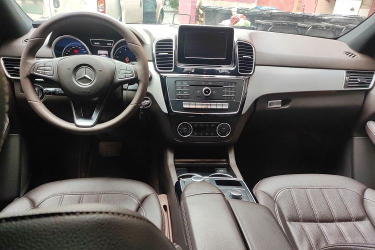 Used Mercedes-Benz GLE-Class 2017 GLE 400 4MATIC Middle East version
