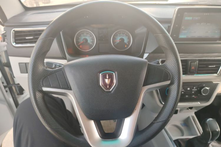 Used Jinbei New Hiace S 2023 1.5L Wealth Edition Van 2/5-Seater Non-Air-Conditioned Version SWC15M