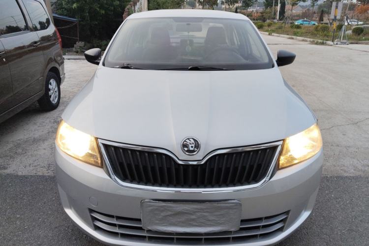 Used Skoda Rapid 2013 1.4L Manual Enjoyment Model
