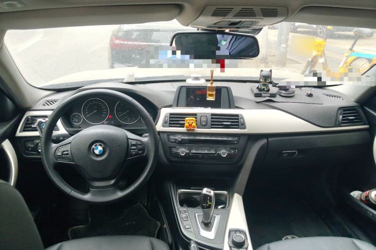 Used BMW 3 Series 2015 316Li Fashion Model
