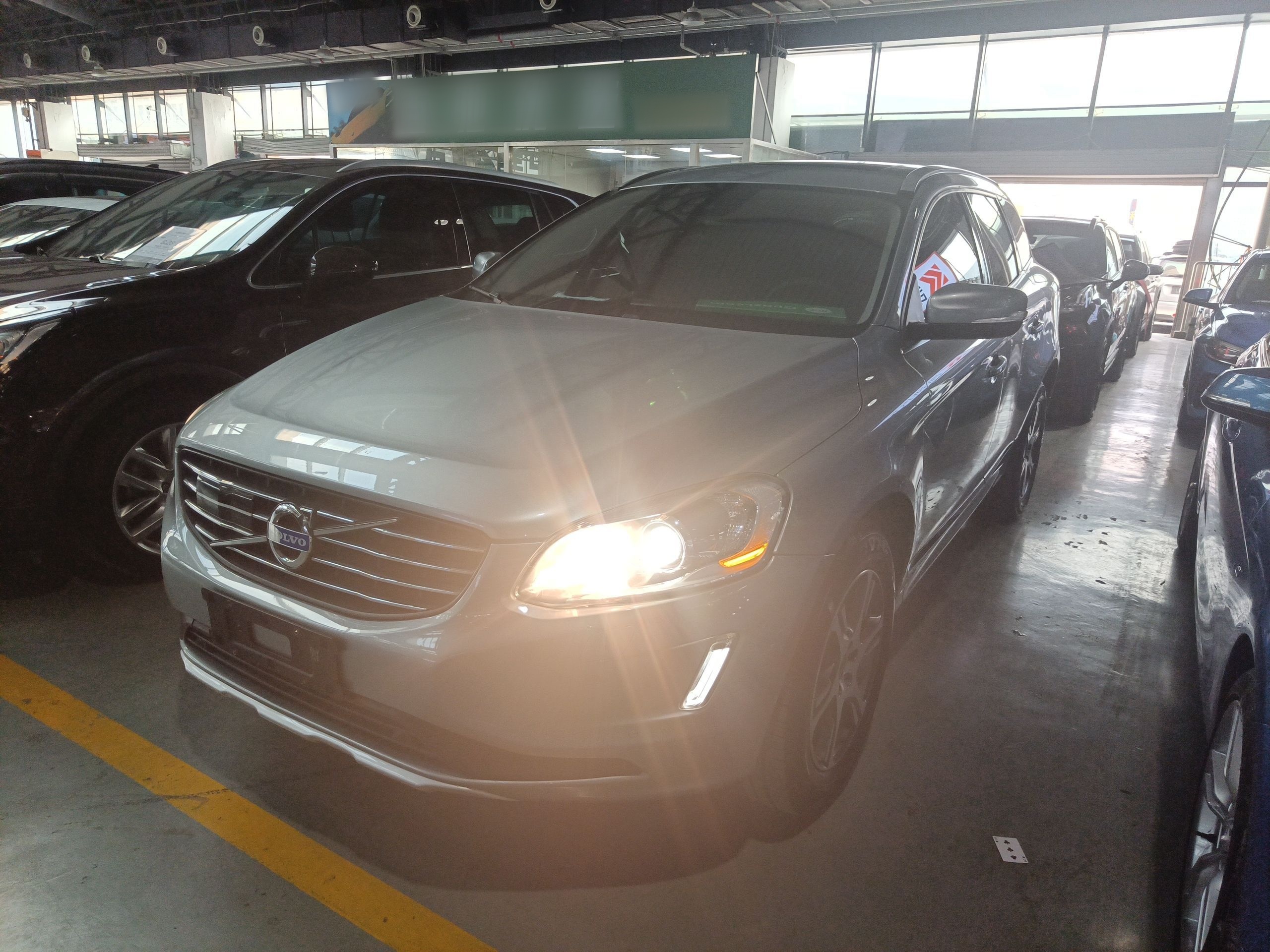 Под передней частью автомобиля