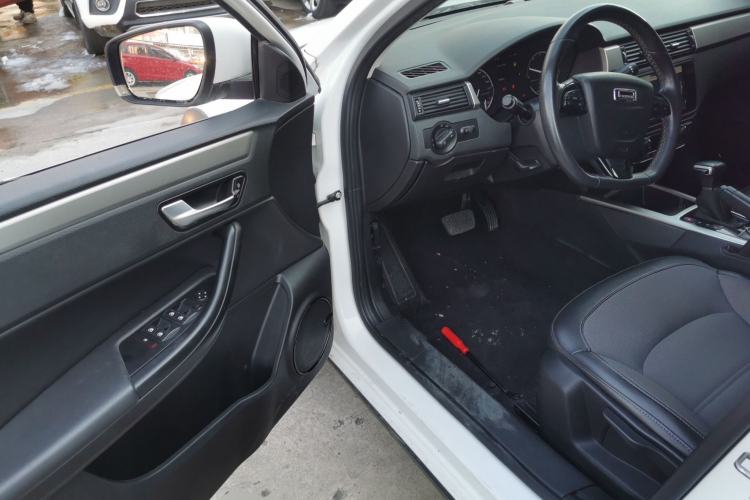 Used Qoros 3 2016 Urban SUV 1.6T Automatic Zhiyue Model