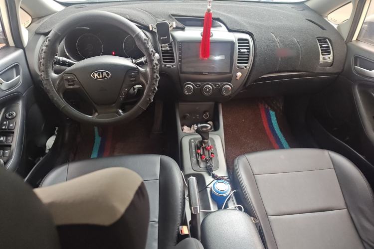 Used Kia K3 2015 1.6L Automatic GL Center Console