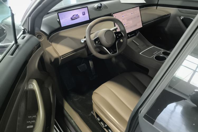 Used Hima Luxeed R7 2025 Range-Extended Version 251 km Max
