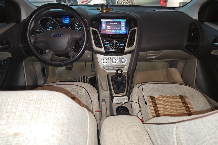 Used Ford Focus 2012 Sedan 1.6L Manual Comfort Model
