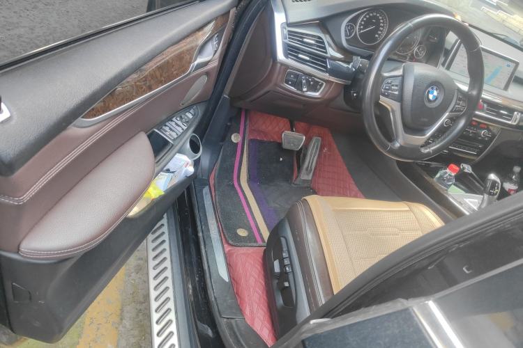 Used BMW X5 2017 xDrive28i Interior 3