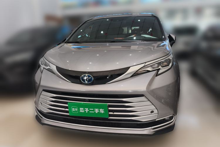Used Toyota SIENNA 2021 2.5L Hybrid Platinum Edition Front