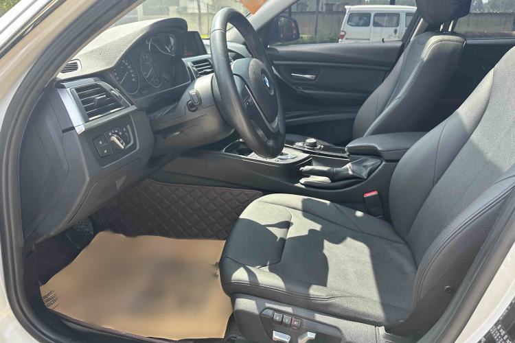 Used BMW 3 Series 2017 320Li xDrive Fashion Model Interior 2