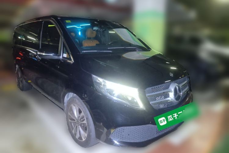 Used Mercedes-Benz V-Class 2020 V 260 Avantgarde Edition Front Right 45 Deg