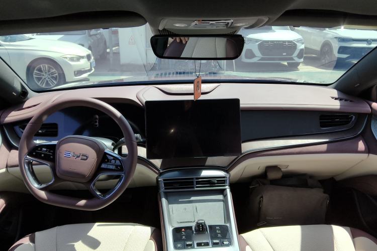 Used BYD Seal 2023 DM-i 1.5T 121km Prestige Model Center Console
