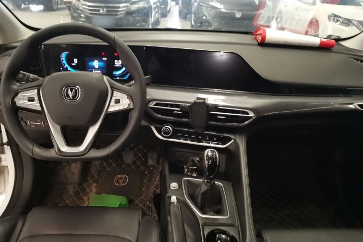 Used CHANGAN Eado 2020 PLUS 1.6L GDI Manual Luxury Model Center Console