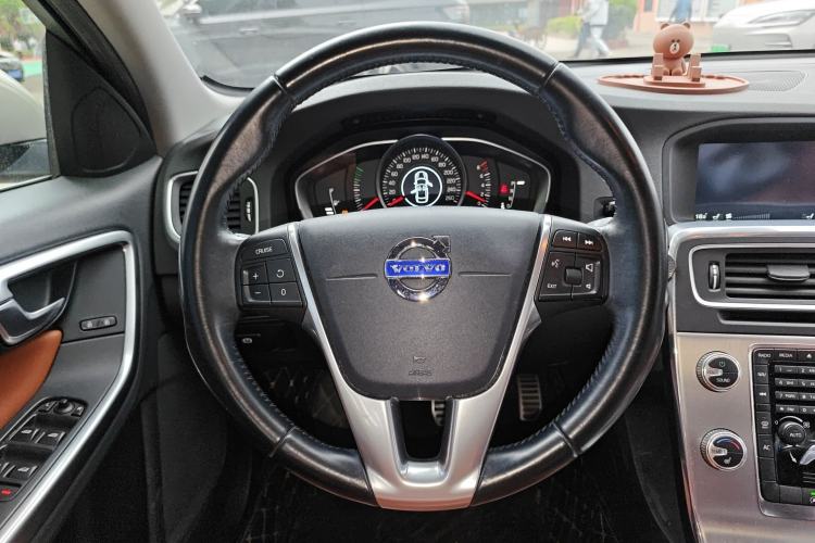 Used Volvo S60 2015 S60L 2.0T Zhiyuan Edition Steering Wheel