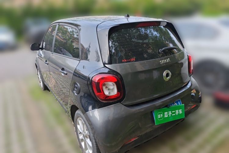 Used smart forfour 2018 1.0L 52 kW Dynamic Edition Rear Left 45 Deg