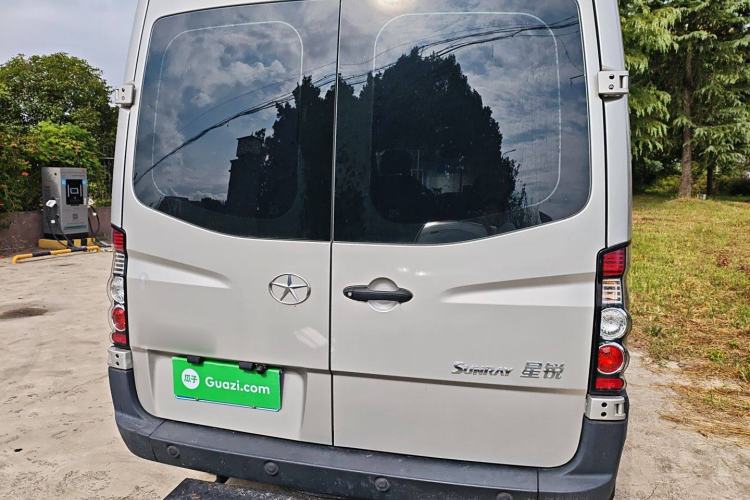 Used JAC Sunray 2022 2.0T Fuel-Efficient King PLUS Express Version Mid-axle 5-6 Seats HFC4DB3-2E4
