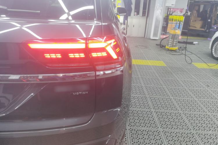 Used Volkswagen Teramont X 2021 380TSI Four-Wheel Drive Prestige Flagship Edition Right Rear Taillight