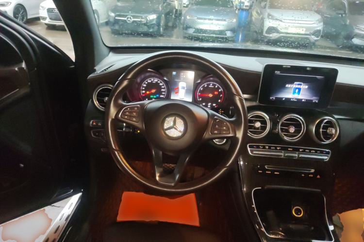 Used Mercedes-Benz GLC 2018 GLC 260 4MATIC Luxury Model