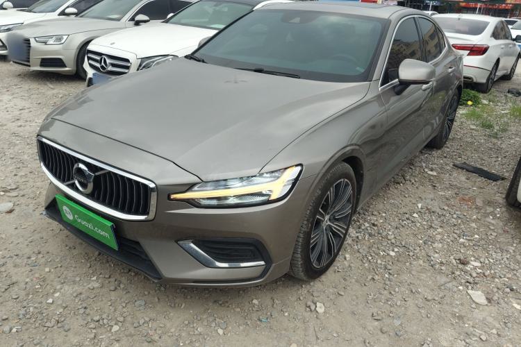 Used Volvo S60 2022 B4 Zhiyuan Luxury Edition