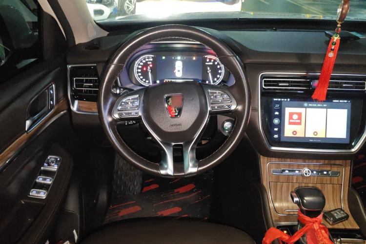 Used Roewe RX8 2019 30T Smart Connectivity Two-Wheel Drive Supreme Flagship Edition
