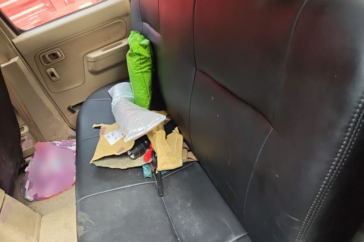 Used Nissan D22 2013 2.4L Gasoline Two-Wheel-Drive Standard Model Left Rear Seat