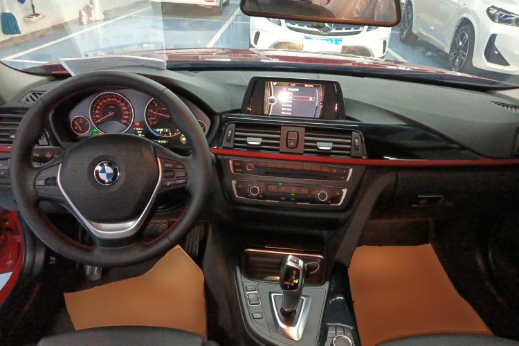 Used BMW 3 Series 2013 316i Sport Design Package Center Console