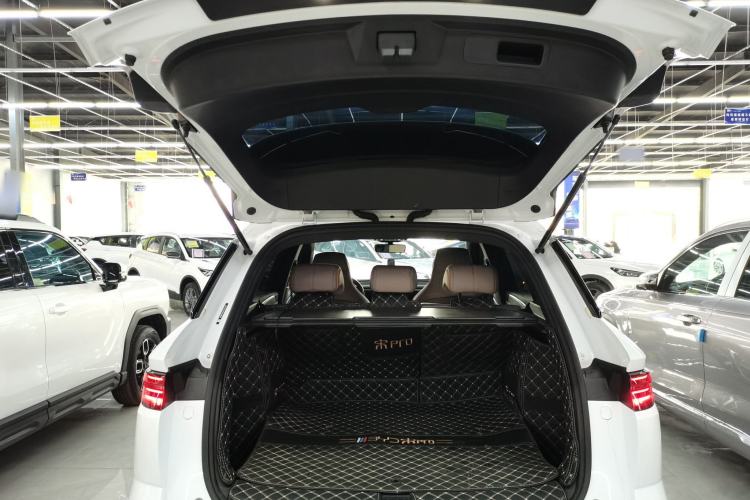 Used BYD Song Pro New Energy 2024 HONOR Edition DM-i 71KM Navigation Model
