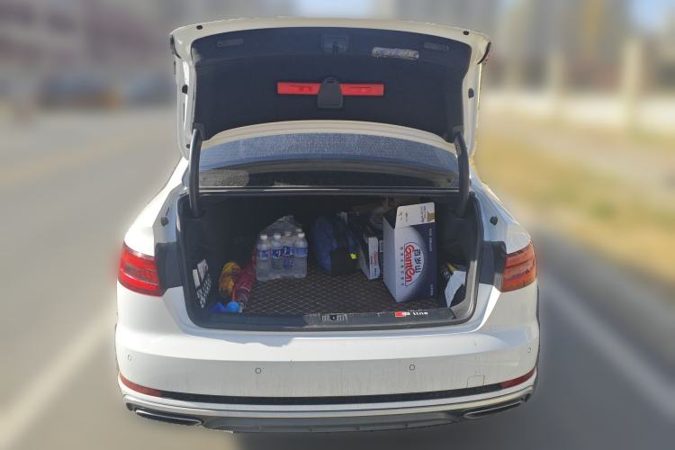Used Audi A4L 2019 40 TFSI Fashion Edition China VI Emission Standard Trunk