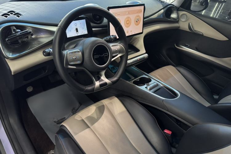 Used BYD Dolphin 2023 420 km Free Version
