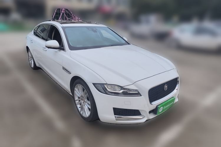 Used Jaguar XFL 2020 XFL 2.0T P250 Four-Wheel Drive Luxury Edition Front Right 45 Deg