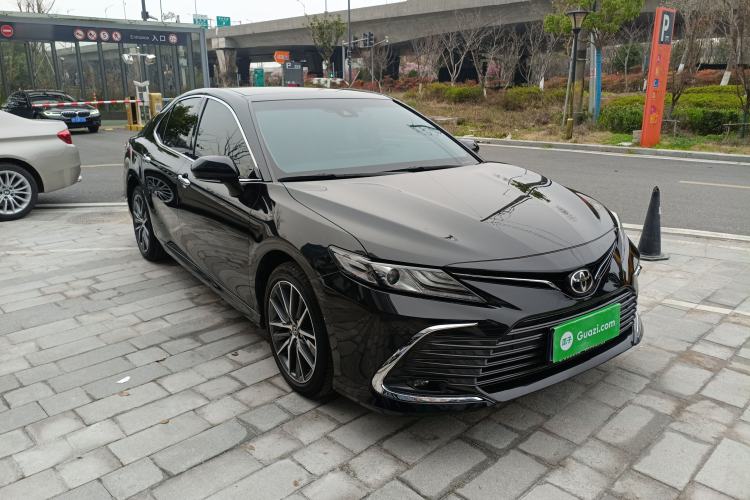 Used Toyota Camry 2021 2.5G Luxury Edition Front Right 45 Deg