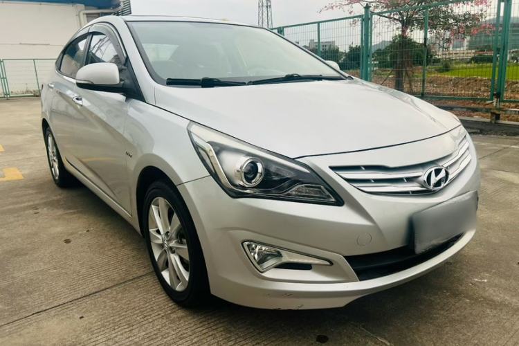 Used Hyundai Verna (older generation) 2014 1.4L Manual Top-Tier Model TOP
