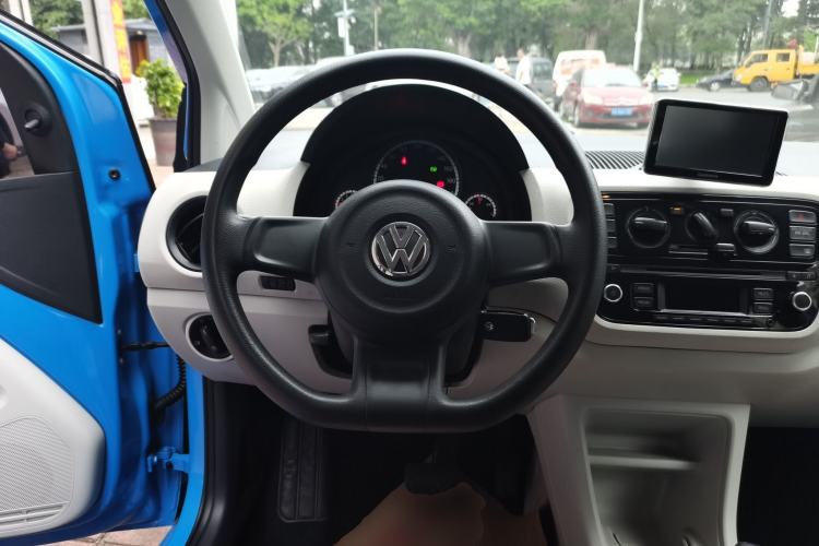 Used Volkswagen up! 2015 1.0L move up! Steering Wheel