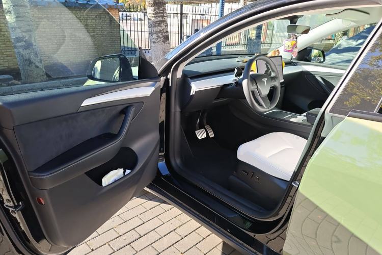 Used Tesla Model Y 2022 Performance High-Performance All-Wheel-Drive Version
