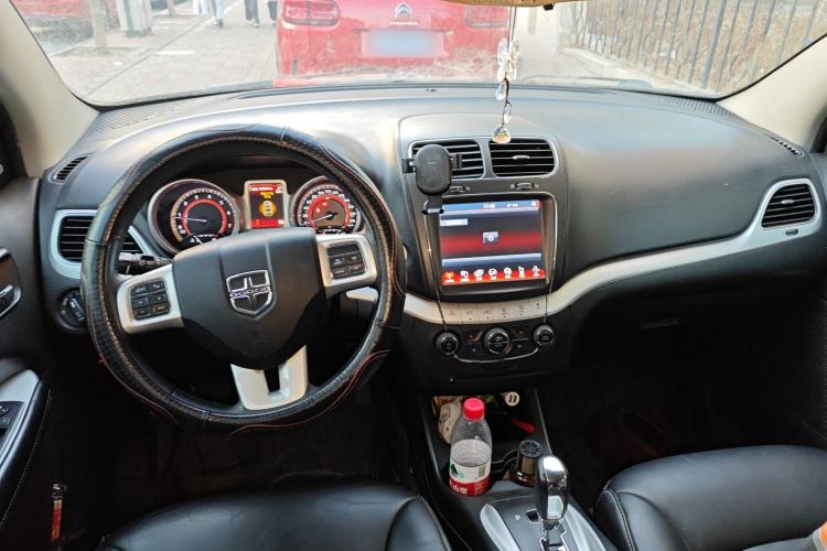 Used Dodge Journey 2013 2.4L Two-Wheel Drive Luxury Version