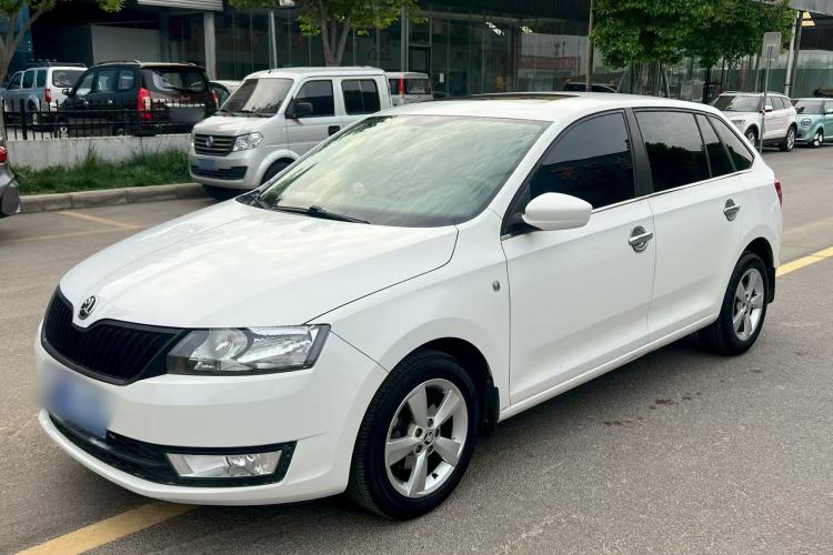 Used Skoda Rapid Spaceback 2016 1.6L Manual Trend Edition Exterior 5