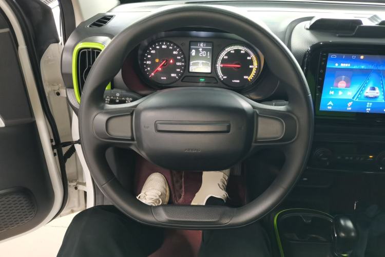 Used Roewe Clever 2021 302 km New Four-Seater Super-Efficient Version Steering Wheel