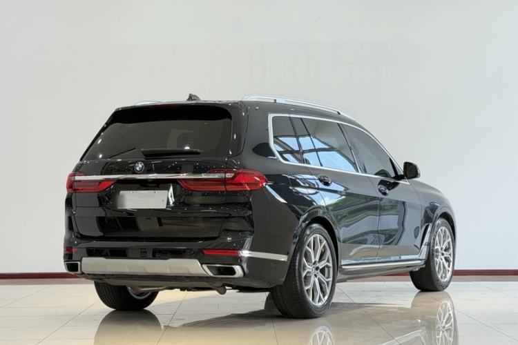 Used BMW X7 2021 xDrive40i Luxury Package with Premium Features
