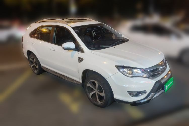 Used BYD S7 2015 2.0T Upgraded Automatic Luxury Version Front Right 45 Deg