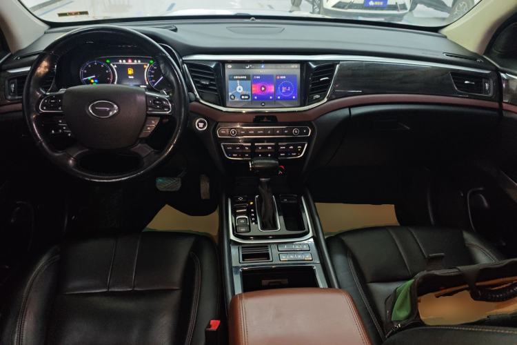 Used GAC Trumpchi GS8 2017 320T Two-Wheel Drive Luxury Smart Connectivity Version (7 Seats)